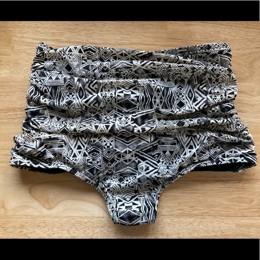 Out from Under - Highrise Swim Bottom Size Small